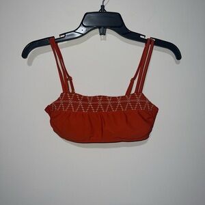 NWOT Burnt orange with some stitch design Bikini top swim xhilaration medium